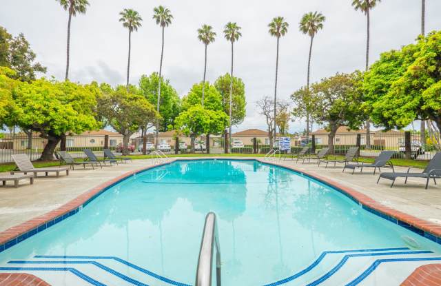 1600 W. 5th St. photos photos