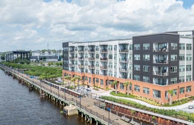 Metropolitan at The Riverwalk photos photos