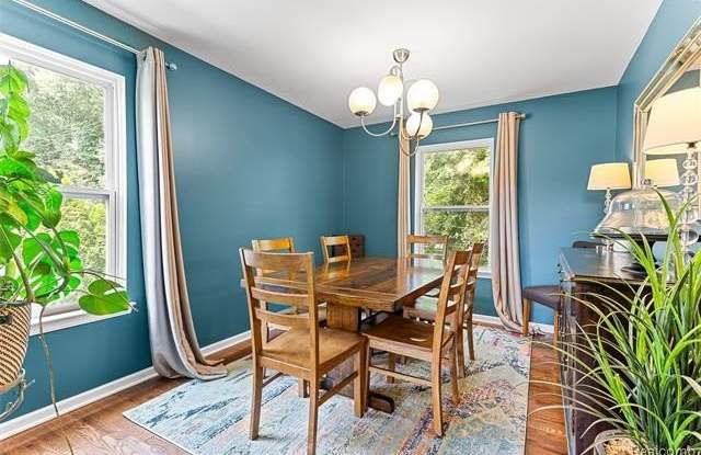 32724 Laurelwood Court Gallery 3