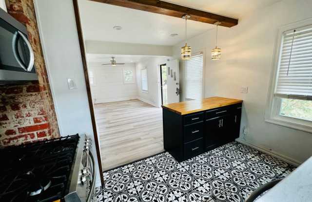 Cute 2BD 1BA Bungalow Home in Putnam Heights West!!! - 2416 Northwest 38th Street, Oklahoma City, OK 73112