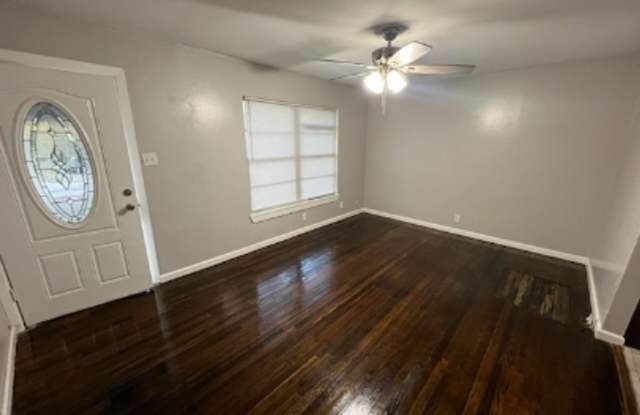 Gorgeous Refinished Hardwood Floors!! 3/1 Available NOW!! - 520 East Hanna Street, Denison, TX 75021