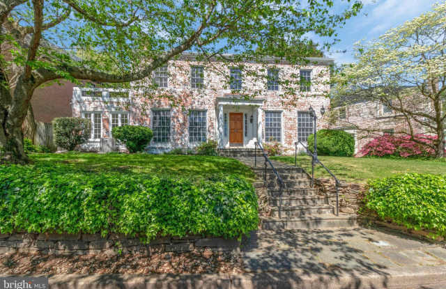 4605 CHARLESTON TERRACE NW - 4605 Charleston Terrace Northwest, Washington, DC 20007
