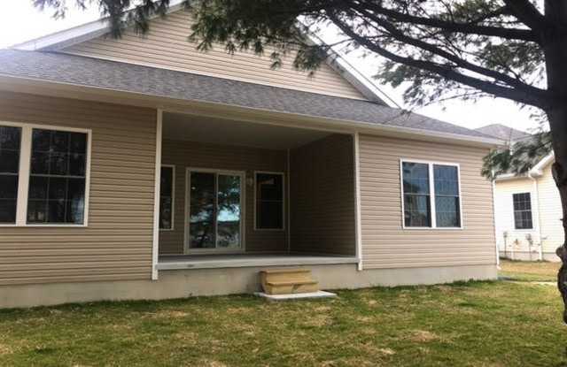 Single story, single family home in Miford! photos photos