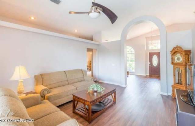 443 Cobblewood Drive Gallery 4