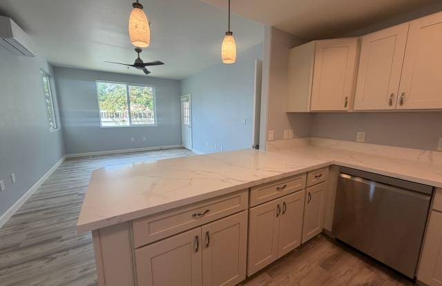 Ho'onanea Renovated Two Bedroom/Two Bathroom Gallery 4