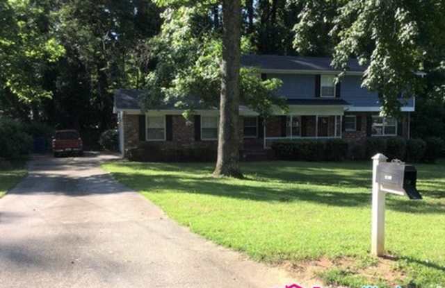 2600 Laurens Cir South West - 2600 Laurens Circle Southwest, Atlanta, GA 30311