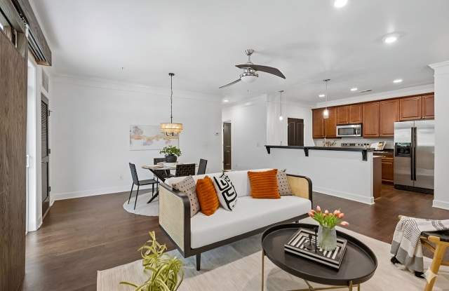 3100 W End Cir Gallery 2