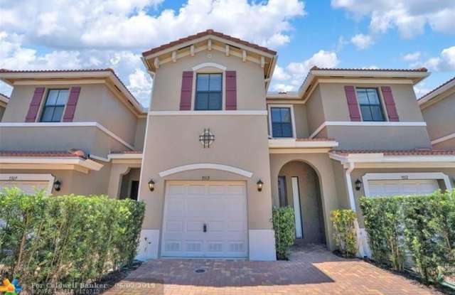 Beautiful Townhouse 3 -2.5 baths photos photos