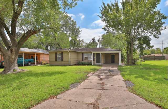 3 Bedroom - Move in Ready in South East Houston - 5418 Myrtlewood Street, Houston, TX 77033