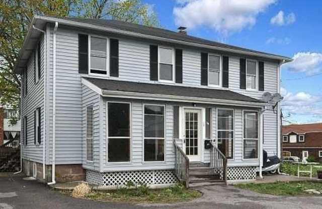 39 Congdon Road - 39 Congdon Street, Narragansett Pier, RI 02882 39 Congdon Road - 39 Congdon Street, Narragansett Pier, RI 02882