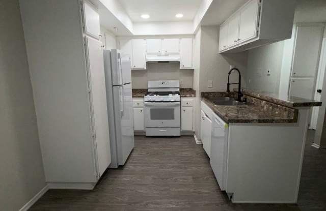 Only One Left! Beautiful 2 Bedroom 2 Bathroom Gallery 3