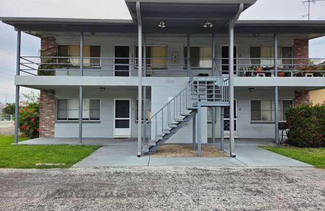 Updated 1 Bedroom Apartment Near the Beach – First Floor – Cats Welcome! photos photos
