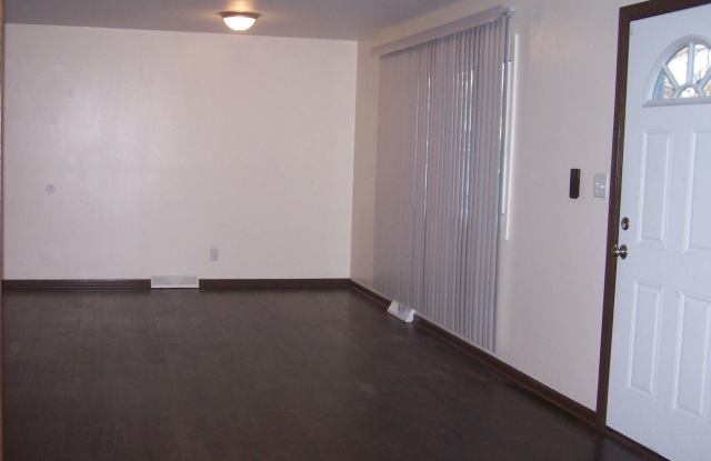 11312 McKinley Ave Gallery 4