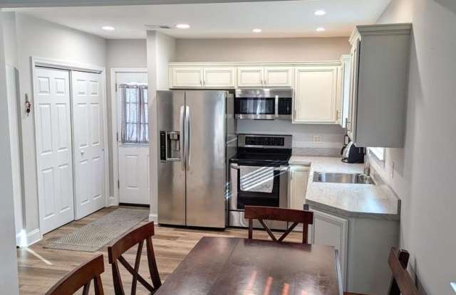 3209 EDGMONT AVE - 3209 Edgmont Avenue, Brookhaven, PA 19015