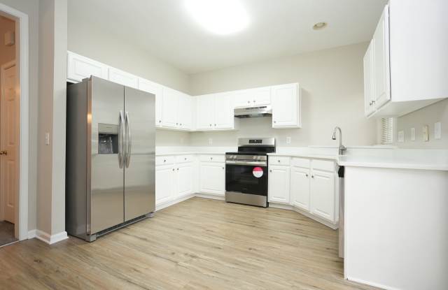 Available Now! 3 BR/3BA | Renovated Townhome | In Matthews! Gallery 4