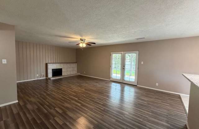Lovely 4 Bedroom 2 Bathroom Home In NE ABQ! Gallery 3
