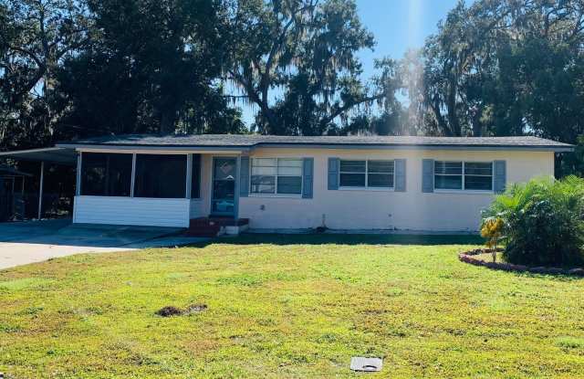 3 Bed/2 Bath with Bonus Room Home for RENT by Lake Parker - 811 Lafayette Lane, Lakeland, FL 33805
