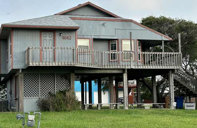 4042 Laguna Shores Rd - 4042 Laguna Shores Road, Corpus Christi, TX 78418