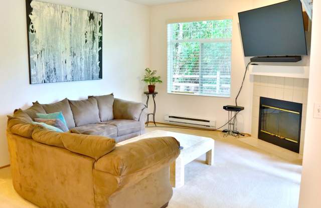 Clean 2 bed 2 bath Condo - Close to Everything photos photos