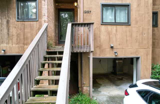 1207 Timbers Lane Gallery 3