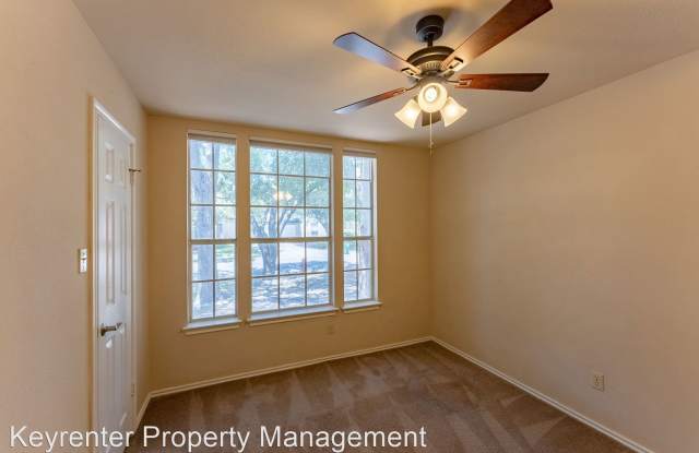 17117 Valley Glen Road Gallery 4