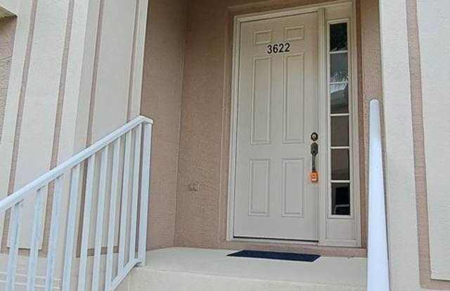 Townhouse available for rent. 3Bed/2bath. Special Offer! Qualify for a deposit-free option and save on move-in costs! Gallery 2