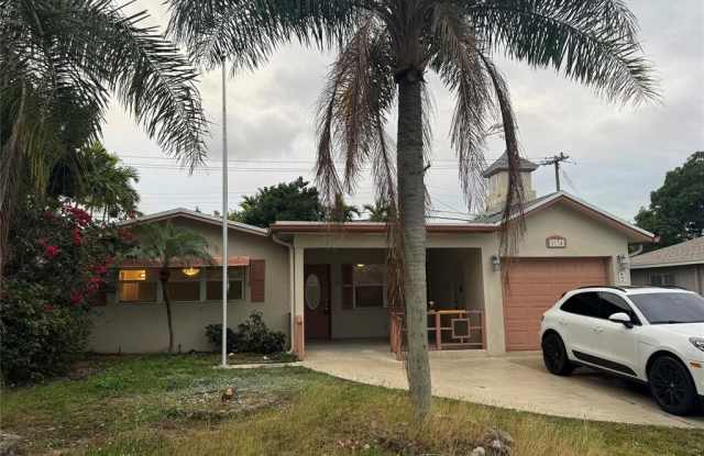 1134 Pine tree - 1134 Pinetree Drive, Lantana, FL 33462