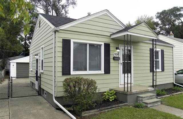959 E SHEVLIN Avenue - 959 East Shevlin Avenue, Hazel Park, MI 48030