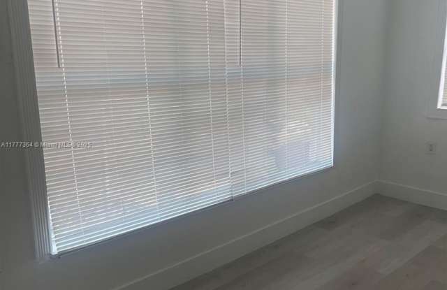 1552 SW 2nd St - 1552 Southwest 2nd Street, Miami, FL 33135