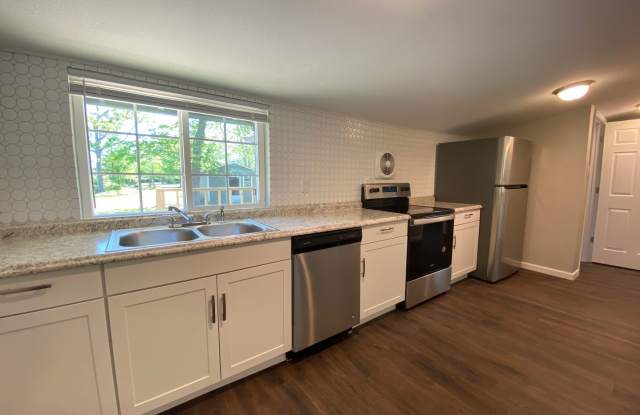 Upcoming: 3 Bedroom Cottage - Downtown Fairhope Gallery 4