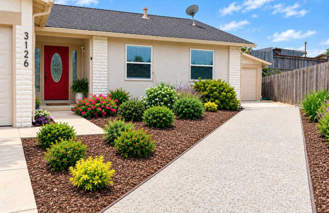 3126 Crestview Ct Gallery 2
