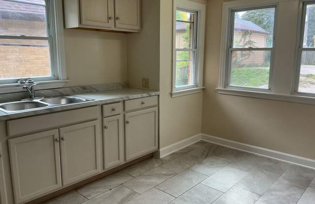 3 Bedroom 3 bathroom Single Family Home Gallery 1
