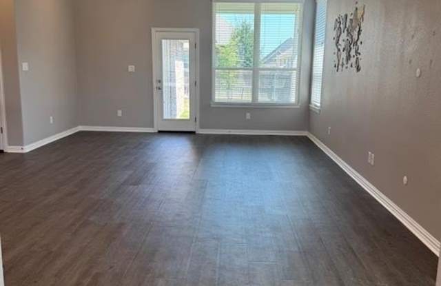 6215 Southern Cross Drive Gallery 3