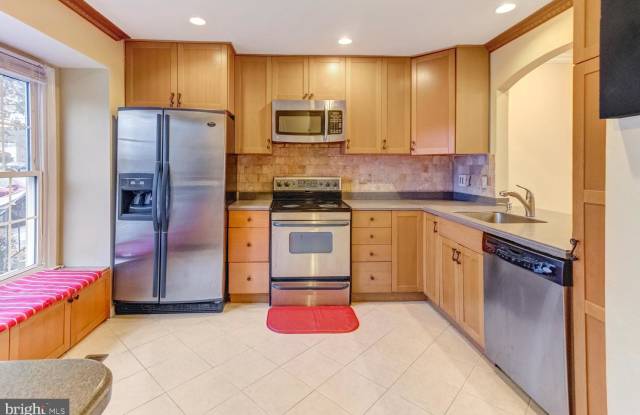 9809 SPILLWAY COURT Gallery 2