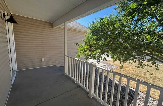 Recently Remodeled 3 bedroom 2.5 bathroom! Gallery 4