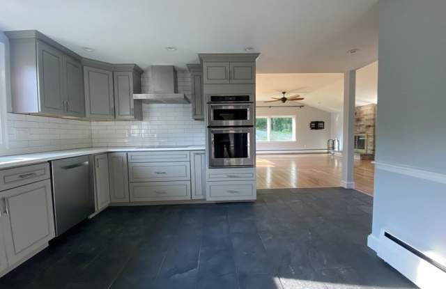 30 Woodbriar Rd Gallery 2
