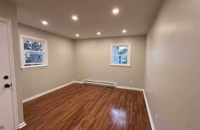 12 Sipp Ave photos photos