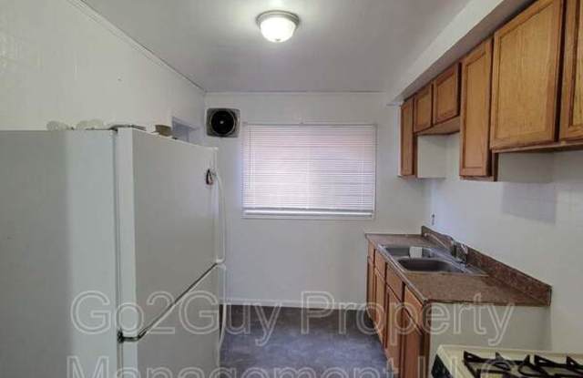 16571 Lauder Gallery 2