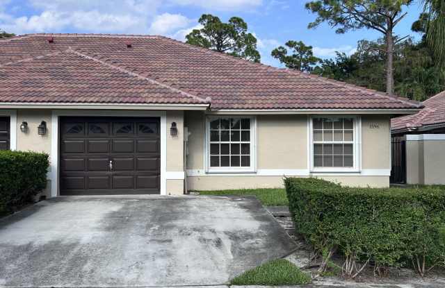 1596 Hawthorne Place Gallery 1