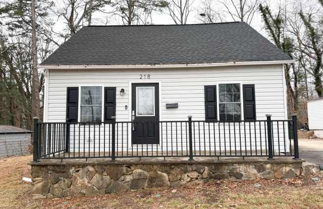 Renovated 2BR Home Minutes from Downtown Hickory – Washer  Dryer Included! - 218 7th Street Southeast, Hickory, NC 28602