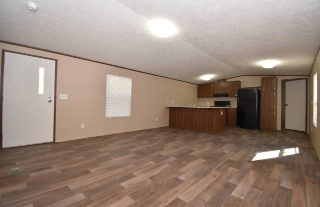 3 Bed, 2 Bath Mobile Home! Gallery 3