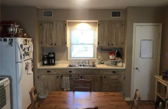 1904 Holly Ave photos photos