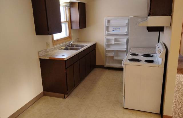 111 E. Sheridan Ave photos photos