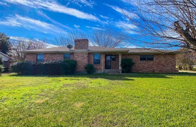403 W Water St - 403 Water Street, Milford, TX 76670