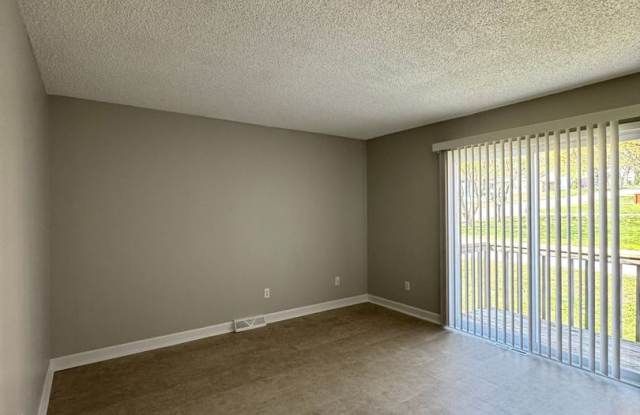 2 Bed Duplex with Bonus Room & Garage Gallery 3