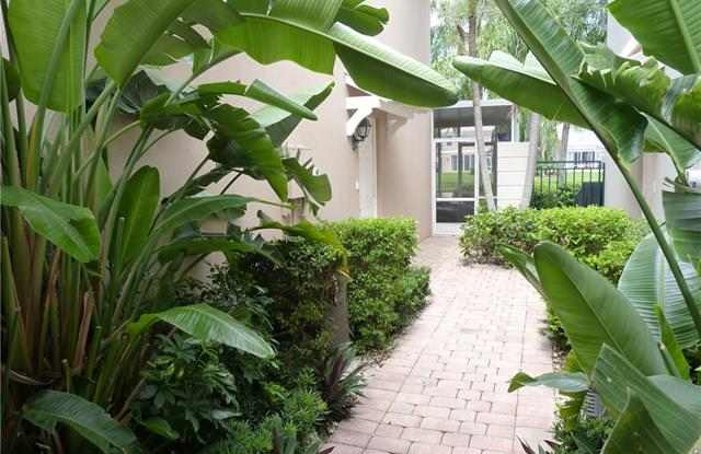 5569 Cove CIR Gallery 4