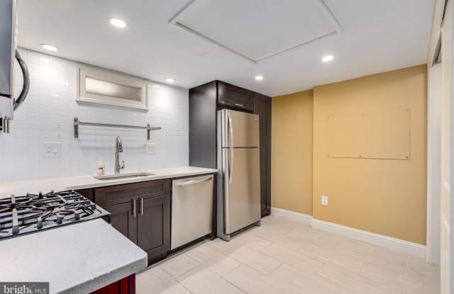 953 N RANDOLPH Street unit: H Gallery 2