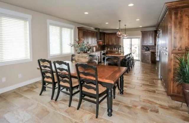 10930 South Hiddenwood Drive Gallery 4