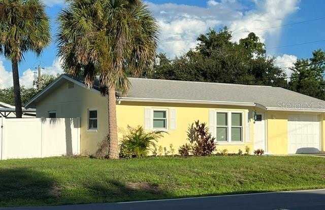 5231 POMPANO Road Gallery 2