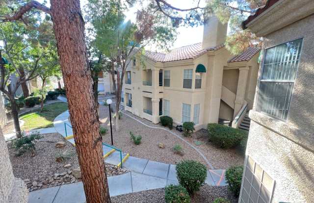 Charming 1 Bedroom Condo with Detached 1 Car Garage! photos photos Charming 1 Bedroom Condo with Detached 1 Car Garage! photos photos